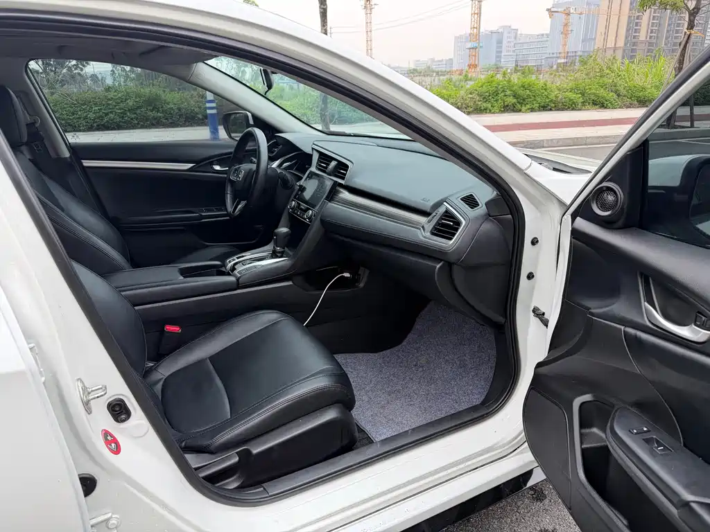 Honda Civic — фото 10
