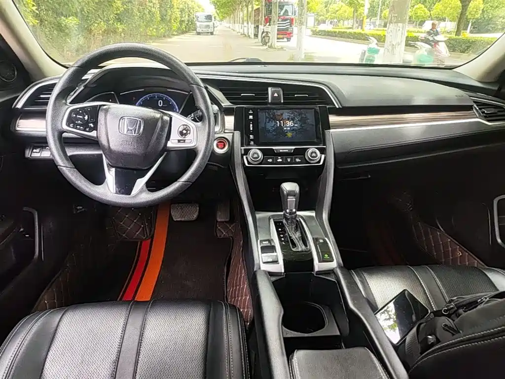 Honda Civic — фото 10