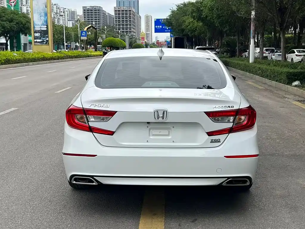 Honda Accord — фото 5