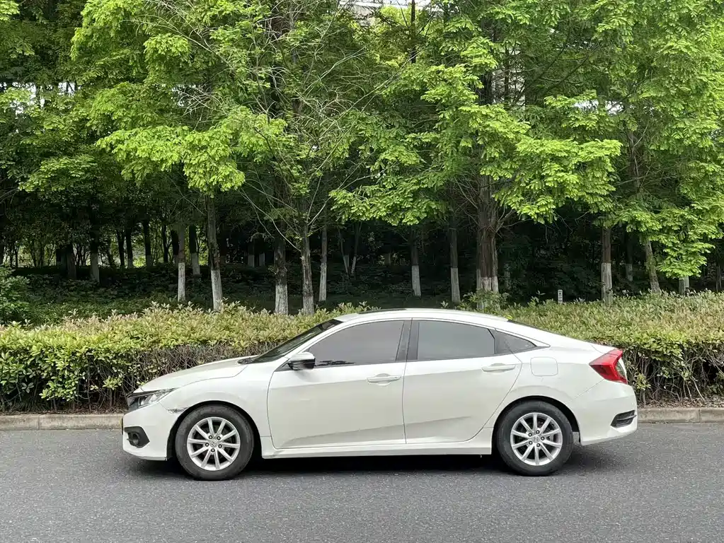 Honda Civic — фото 2