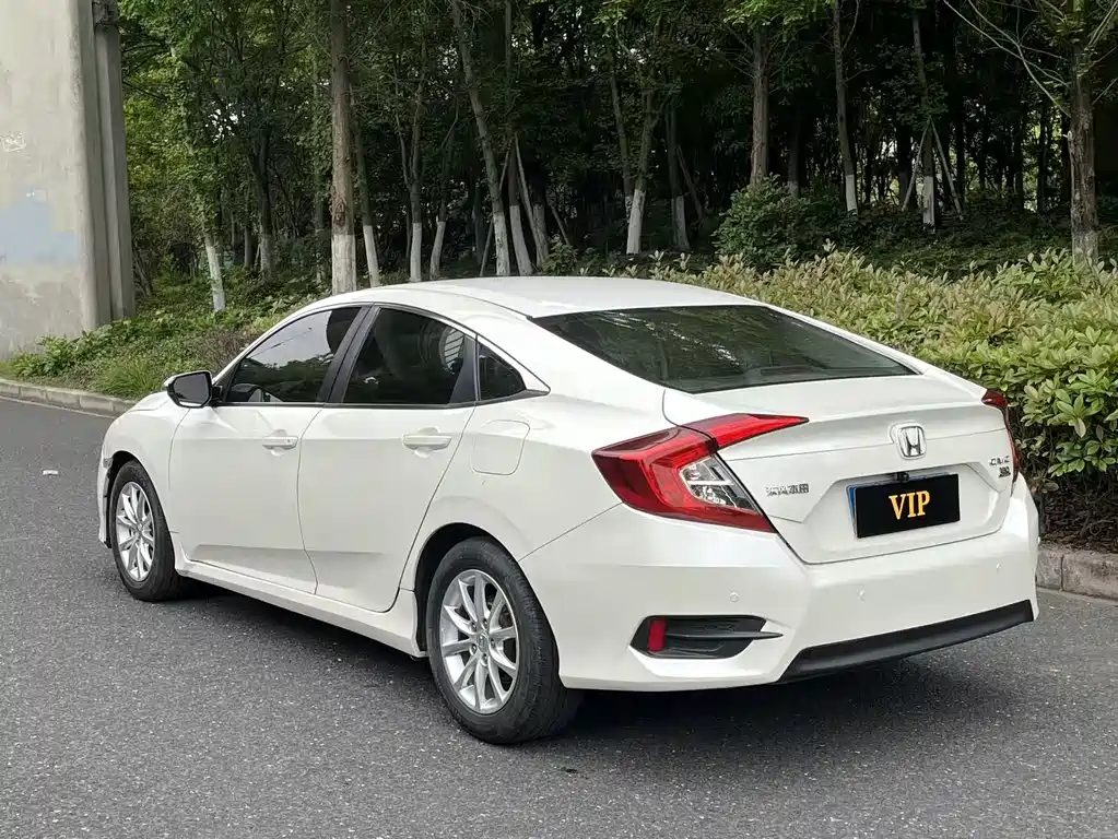 Honda Civic — фото 5