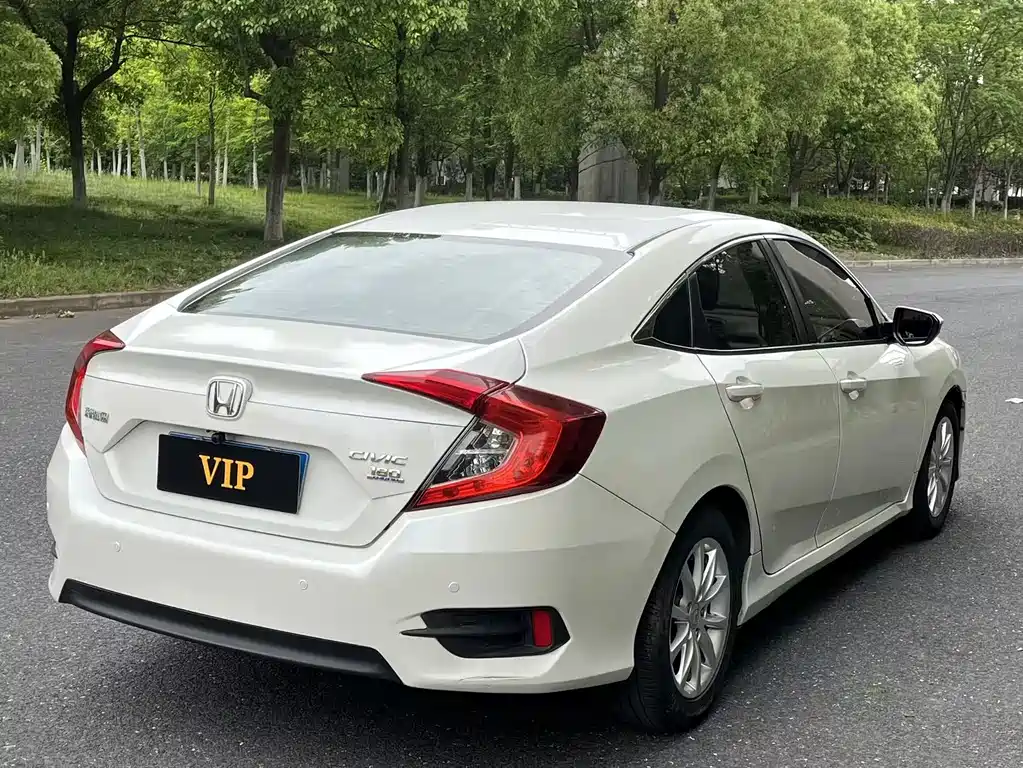 Honda Civic — фото 7