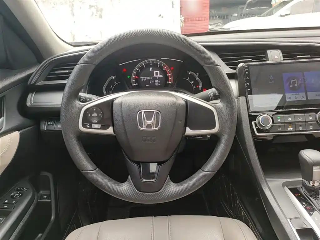 Honda Civic — фото 11