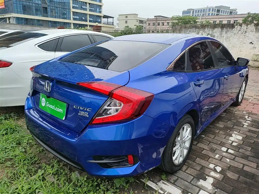 Honda Civic — фото 7