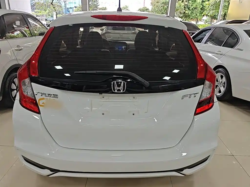 Honda Fit — фото 6