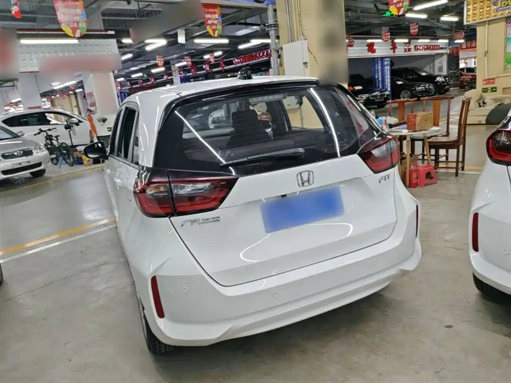 Honda Fit — фото 5