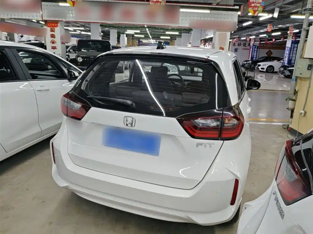 Honda Fit — фото 7