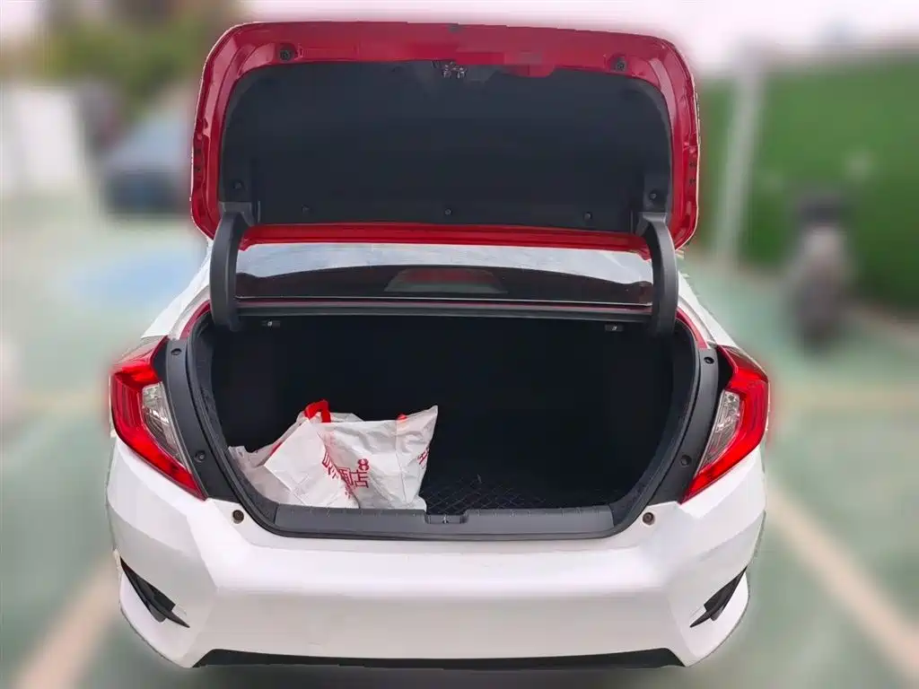 Honda Civic — фото 10
