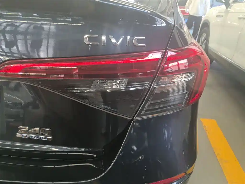 Honda Civic — фото 8