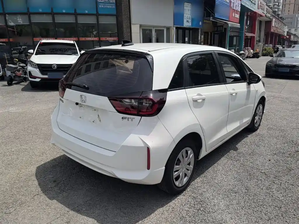 Honda Fit — фото 7