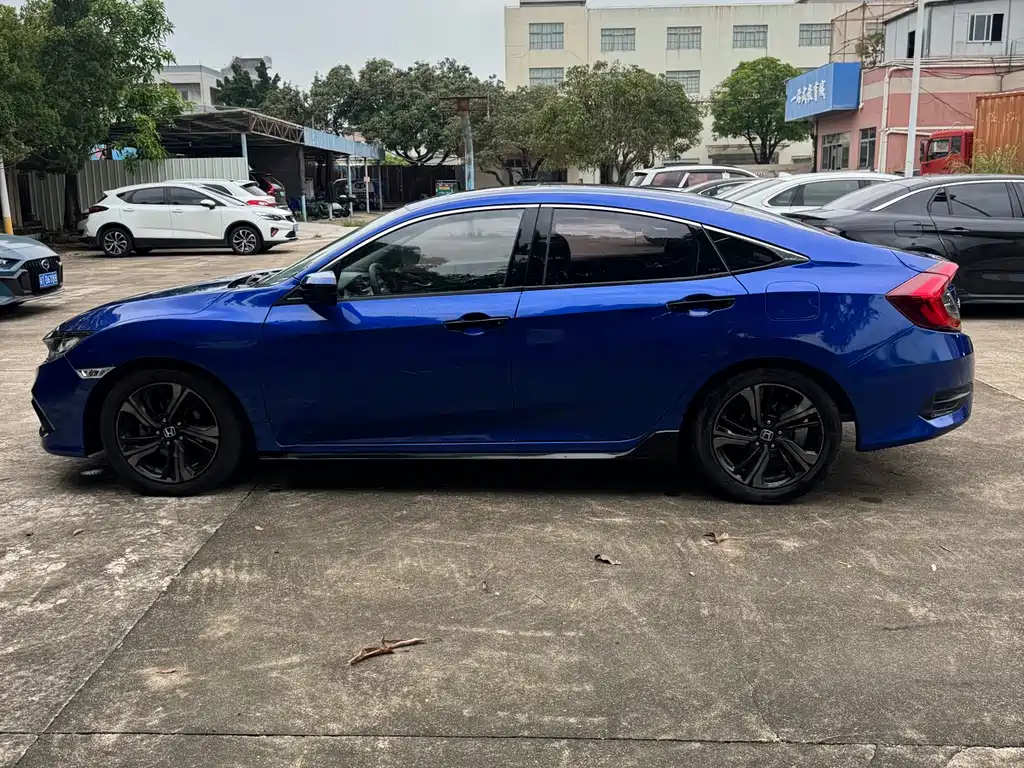 Honda Civic — фото 6