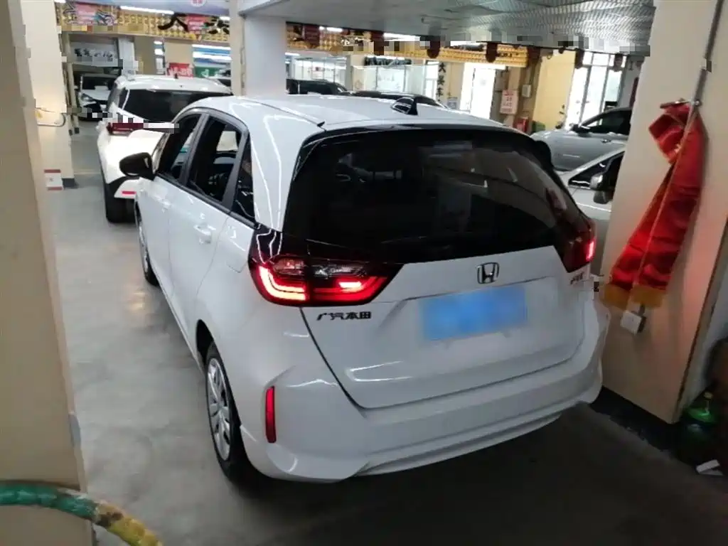 Honda Fit — фото 5
