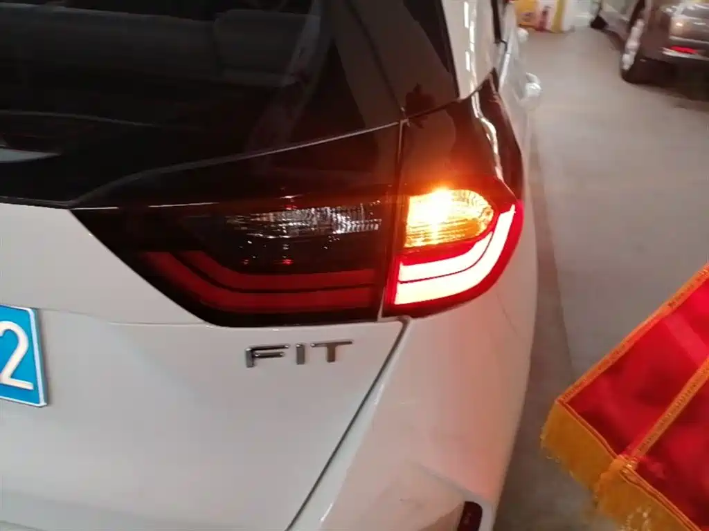 Honda Fit — фото 8