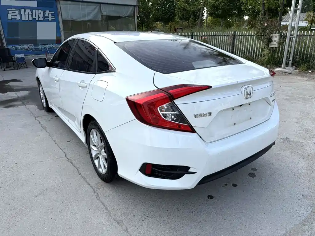 Honda Civic — фото 7