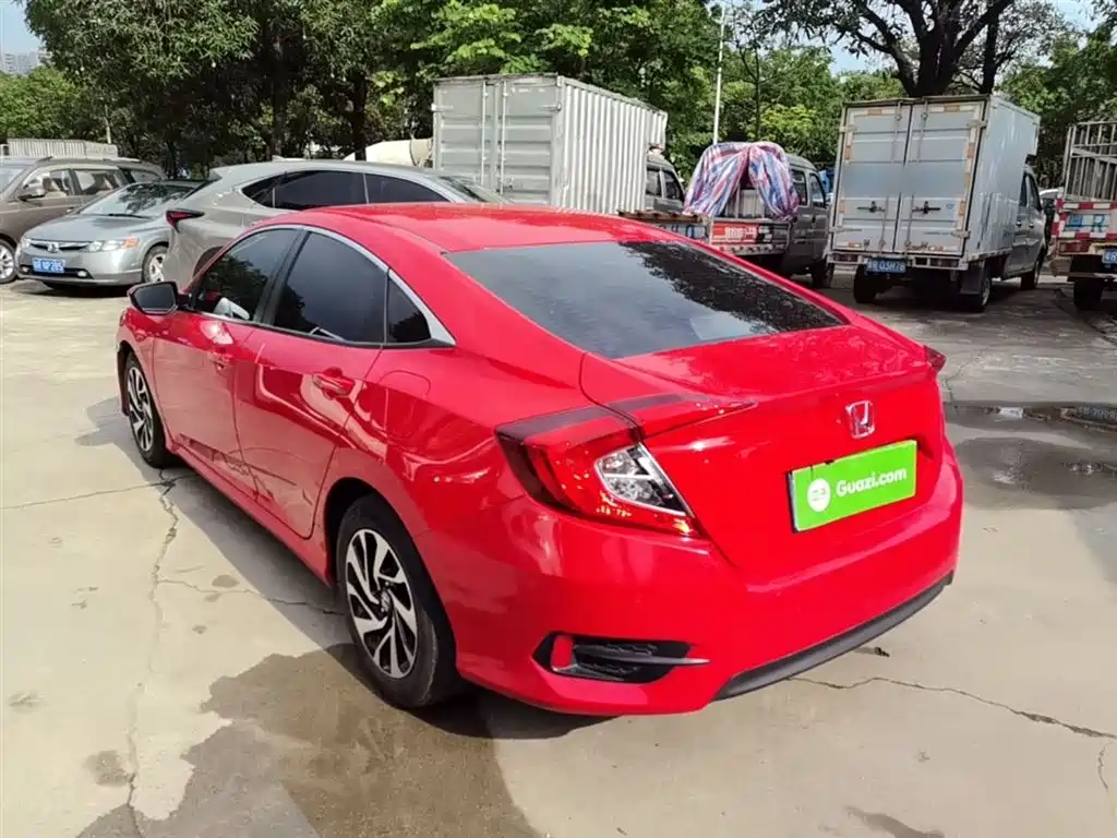 Honda Civic — фото 5