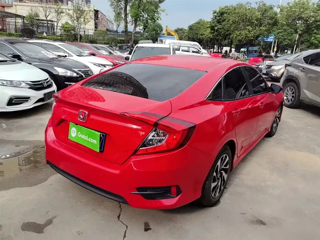 Honda Civic — фото 7