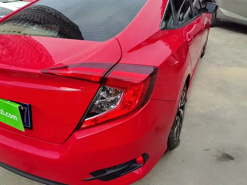Honda Civic — фото 8