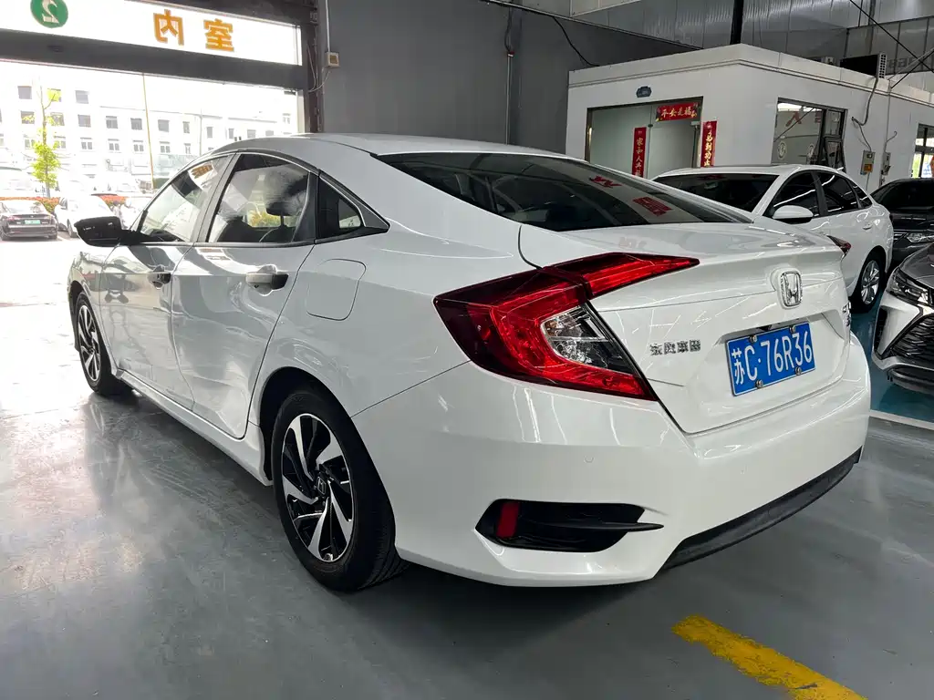 Honda Civic — фото 5