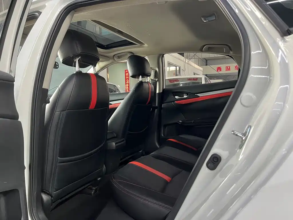 Honda Civic — фото 8
