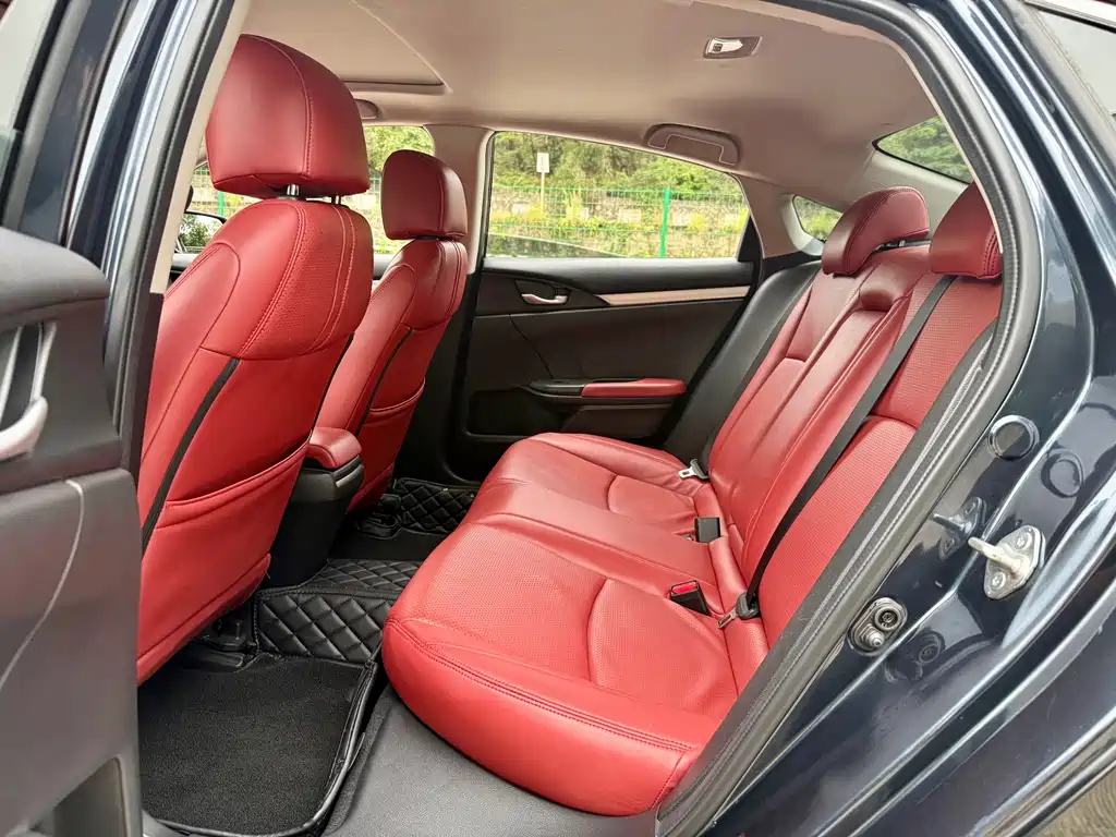 Honda Civic — фото 11