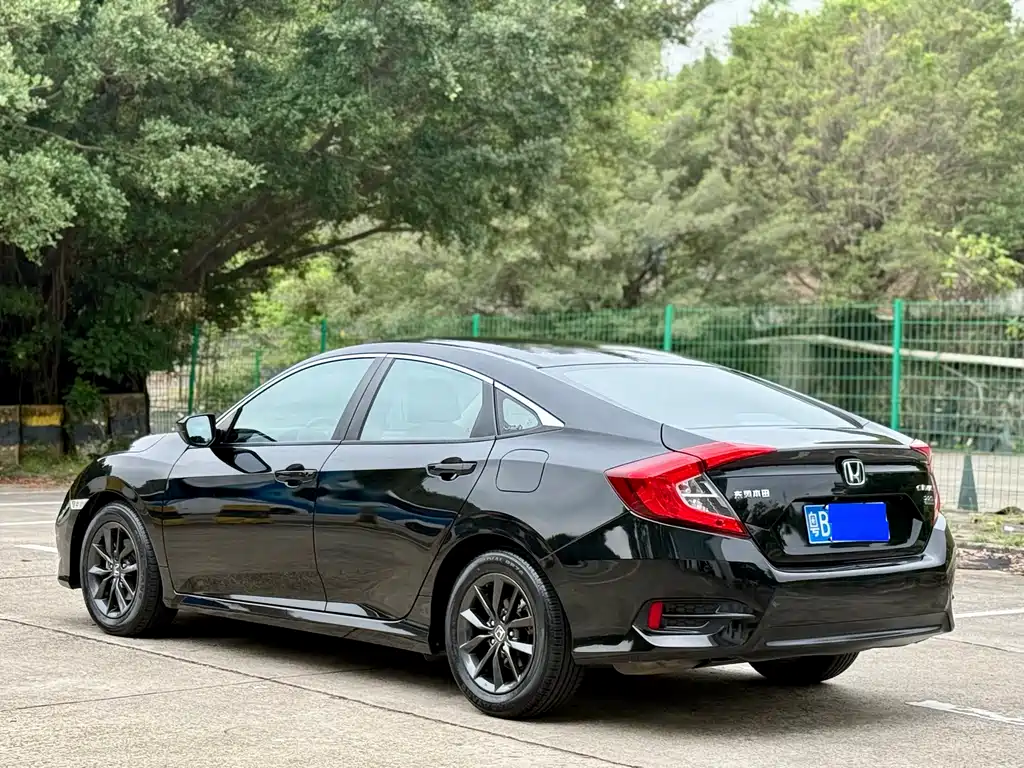 Honda Civic — фото 3