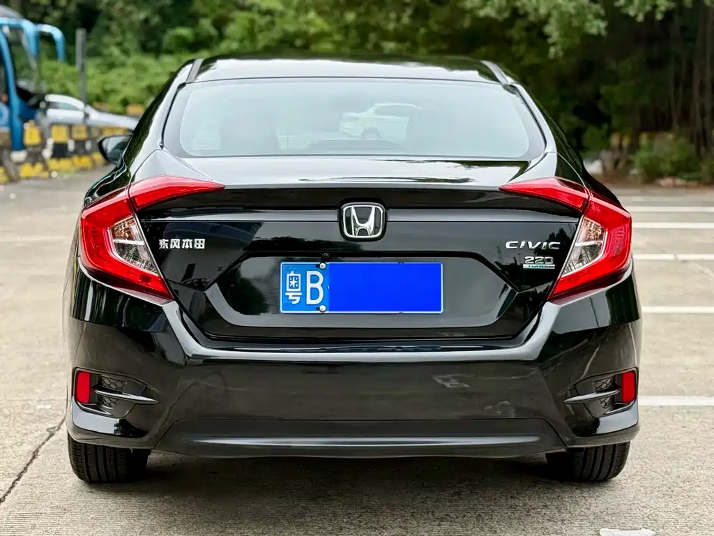 Honda Civic — фото 4