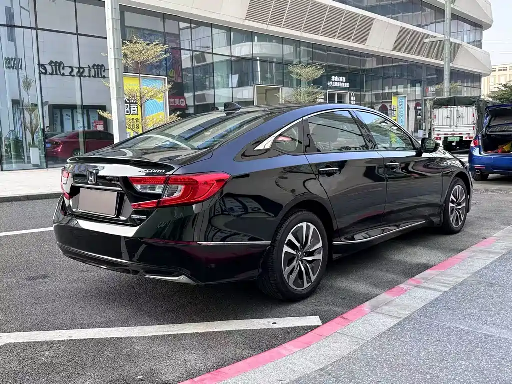 Honda Accord — фото 6