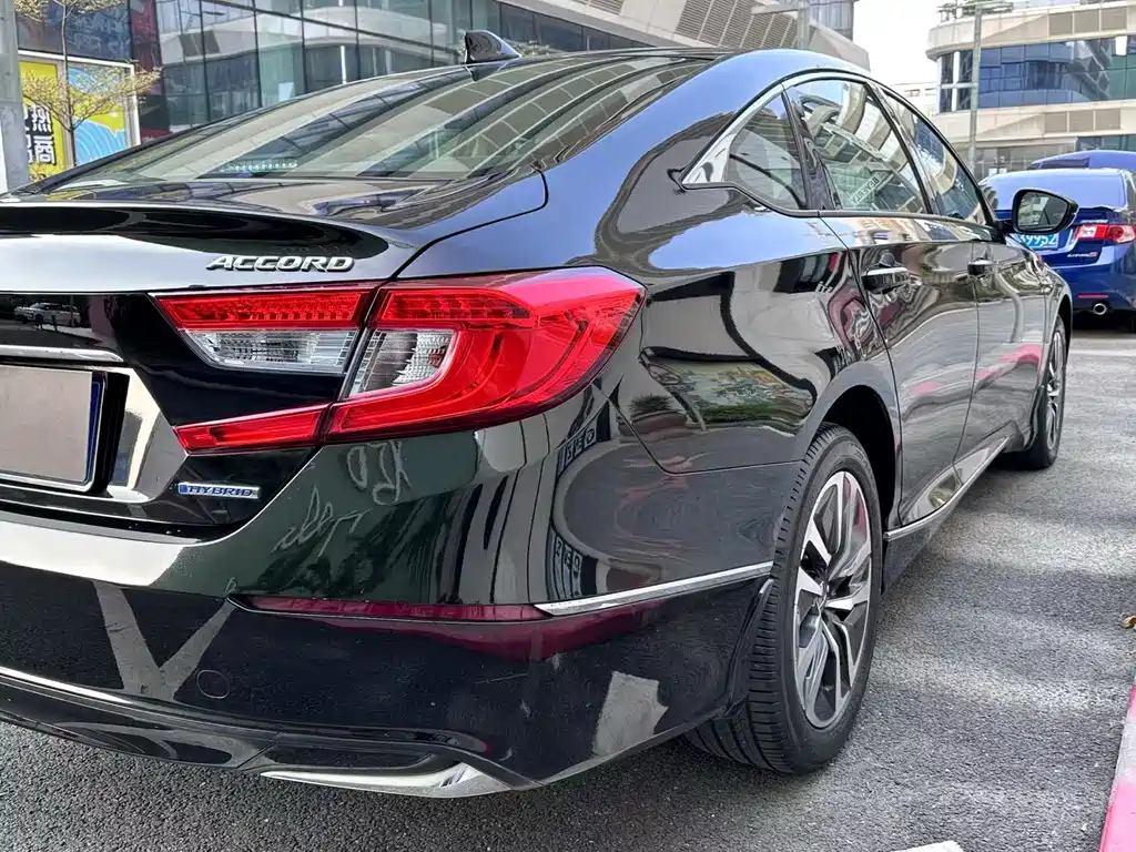 Honda Accord — фото 9