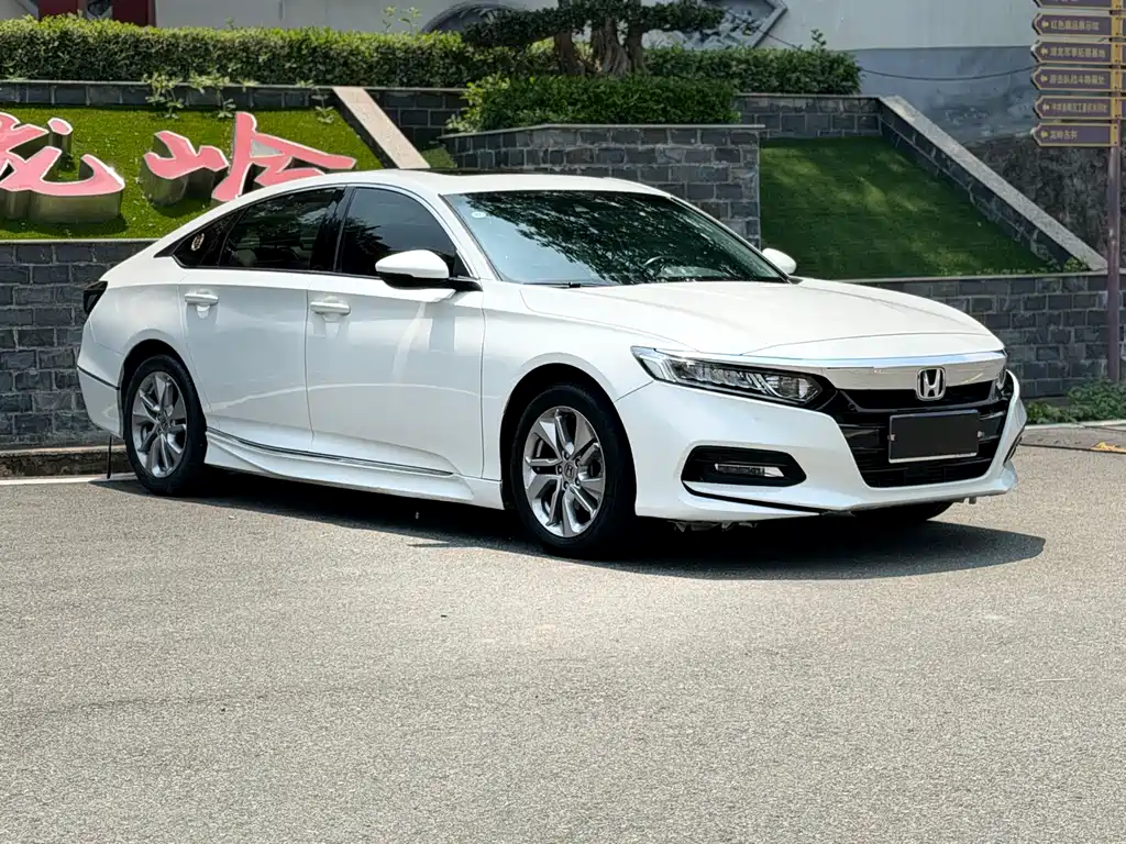 Honda Accord — фото 3