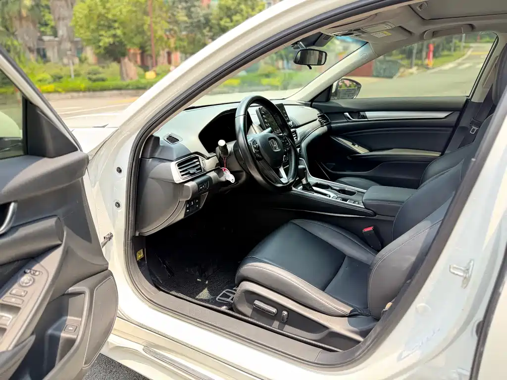 Honda Accord — фото 4
