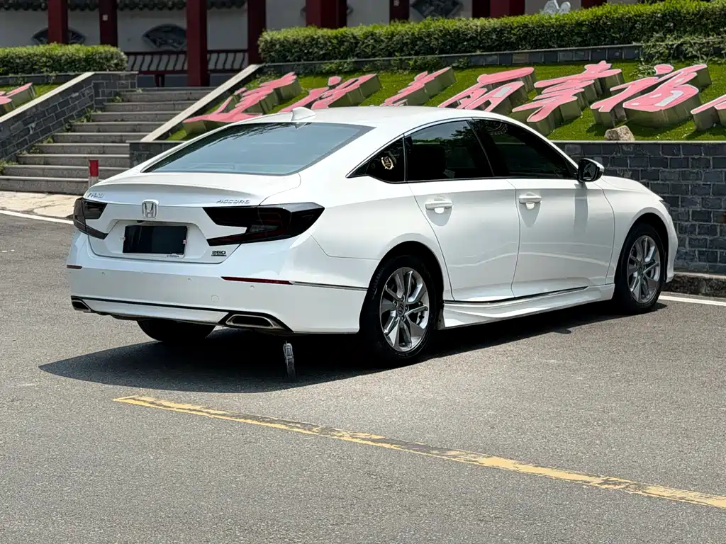 Honda Accord — фото 7
