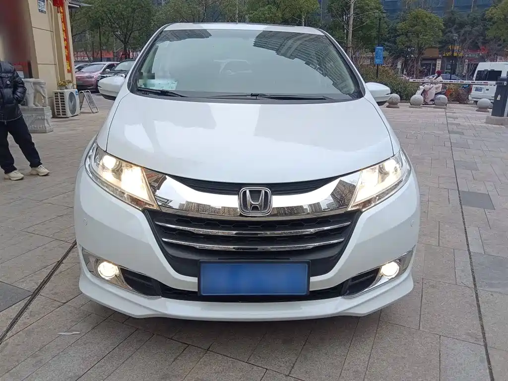 Honda Odyssey — фото 19