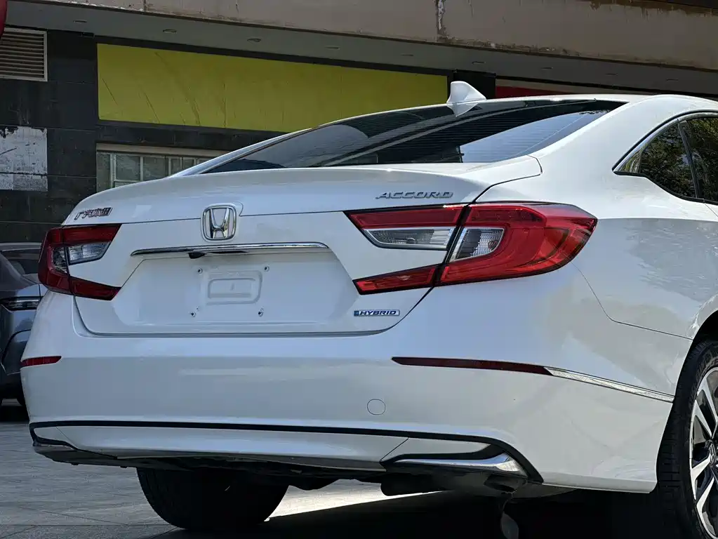 Honda Accord — фото 15