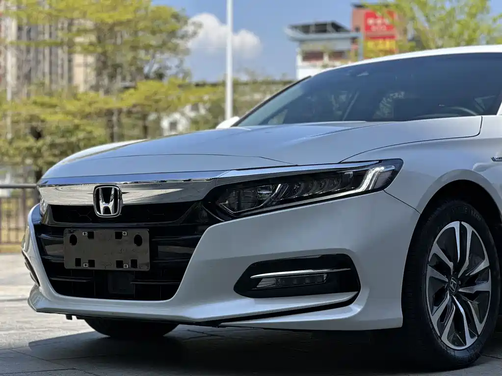 Honda Accord — фото 10