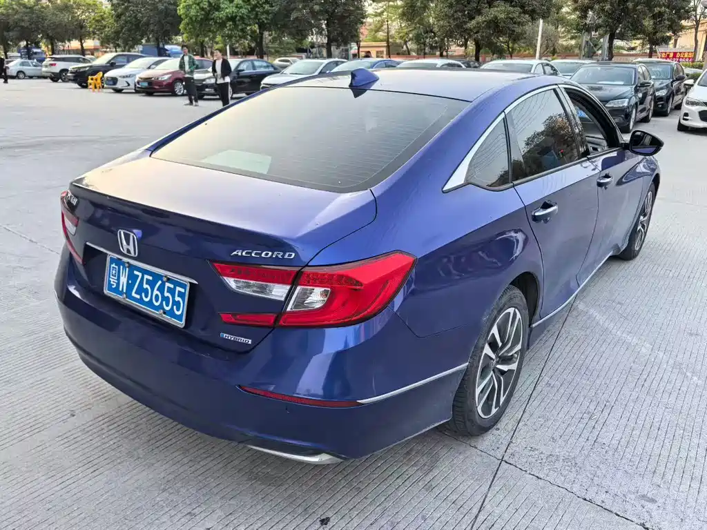Honda Accord — фото 3