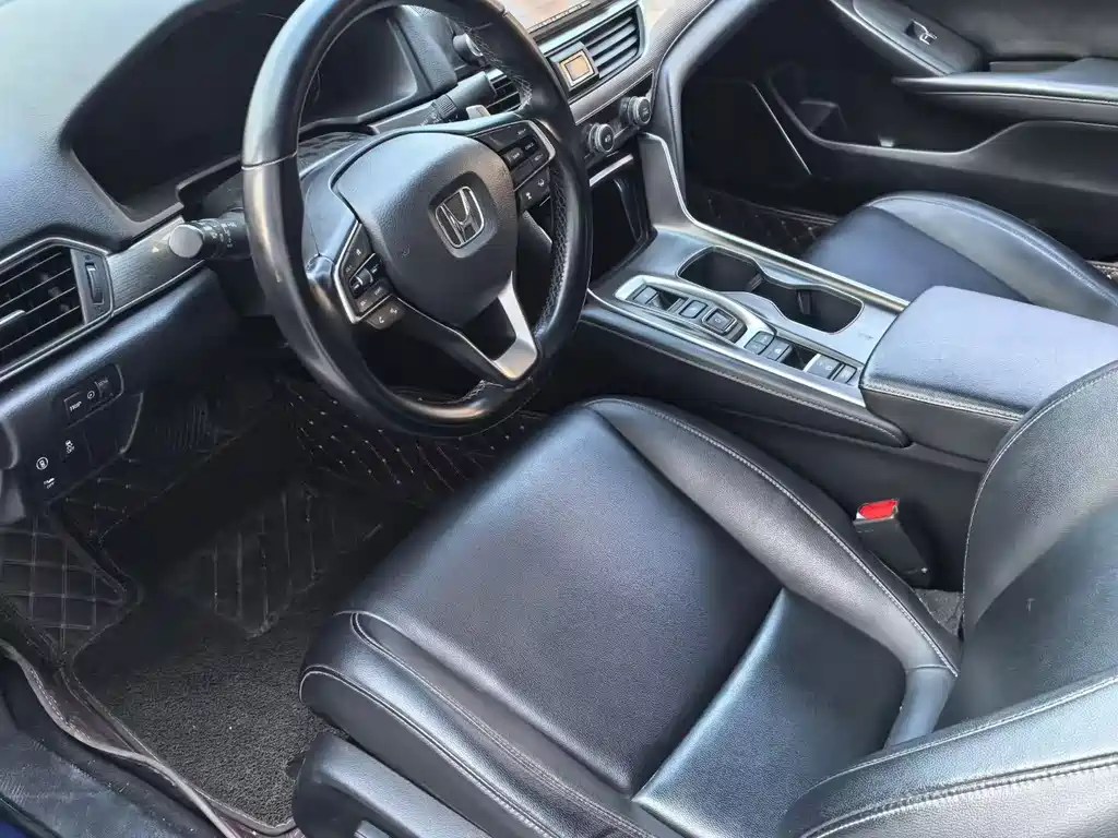 Honda Accord — фото 7