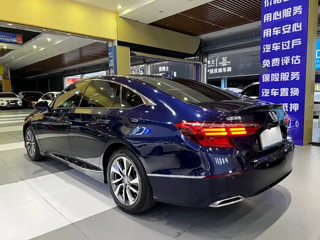 Honda Inspire — фото 6