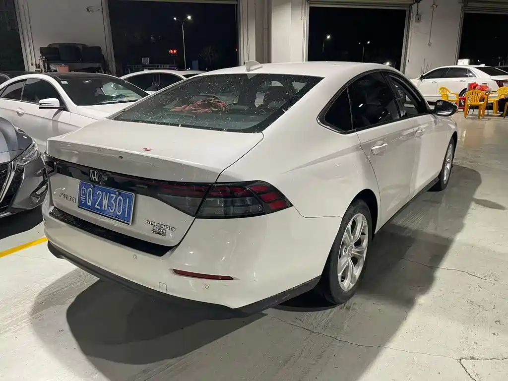 Honda Accord — фото 2