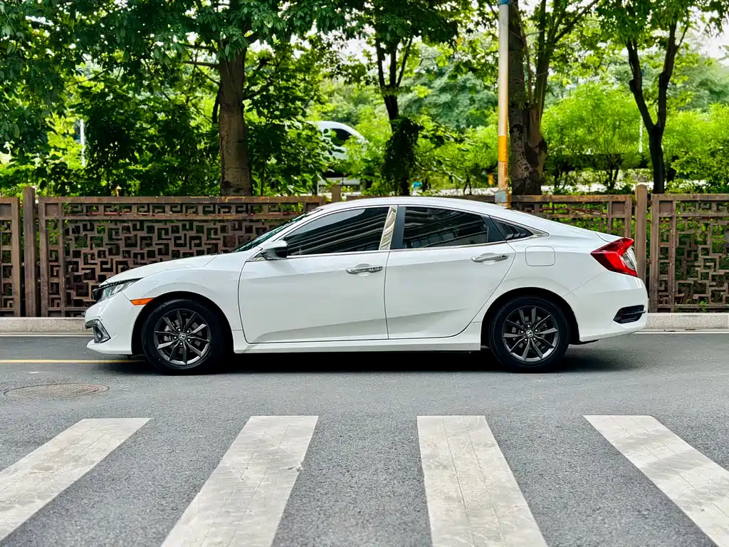 Honda Civic — фото 3