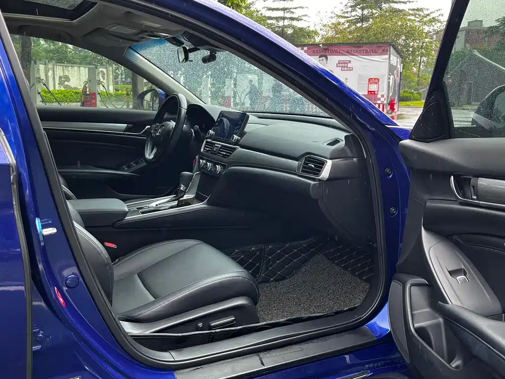 Honda Accord — фото 16