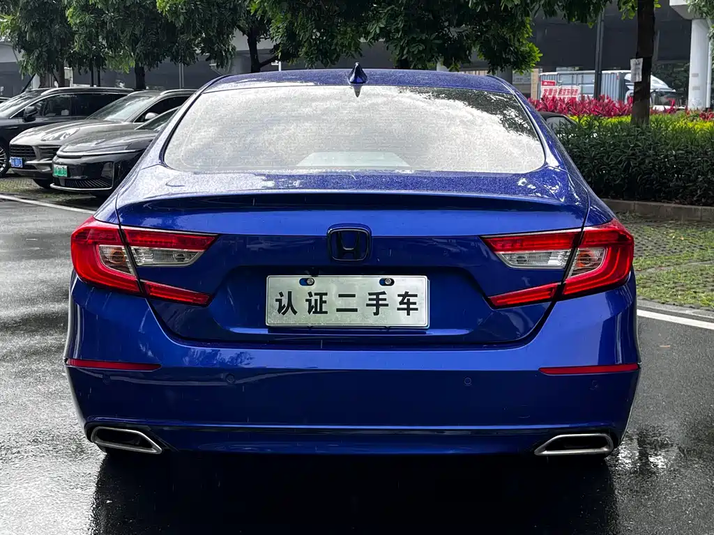 Honda Accord — фото 17