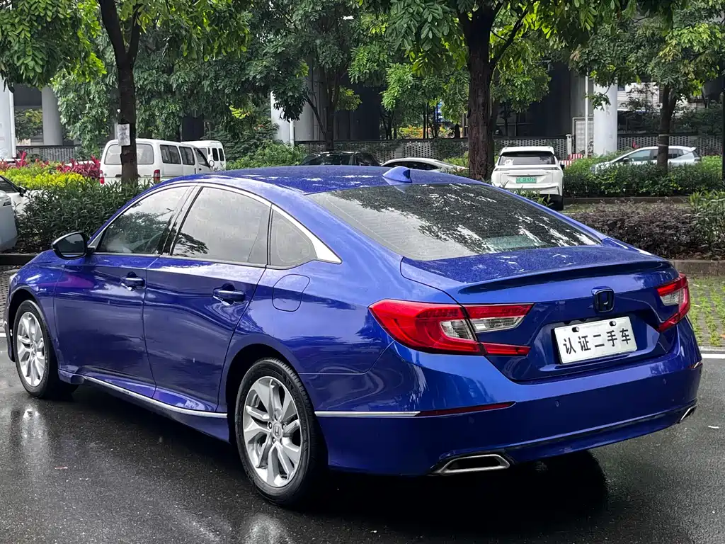 Honda Accord — фото 18