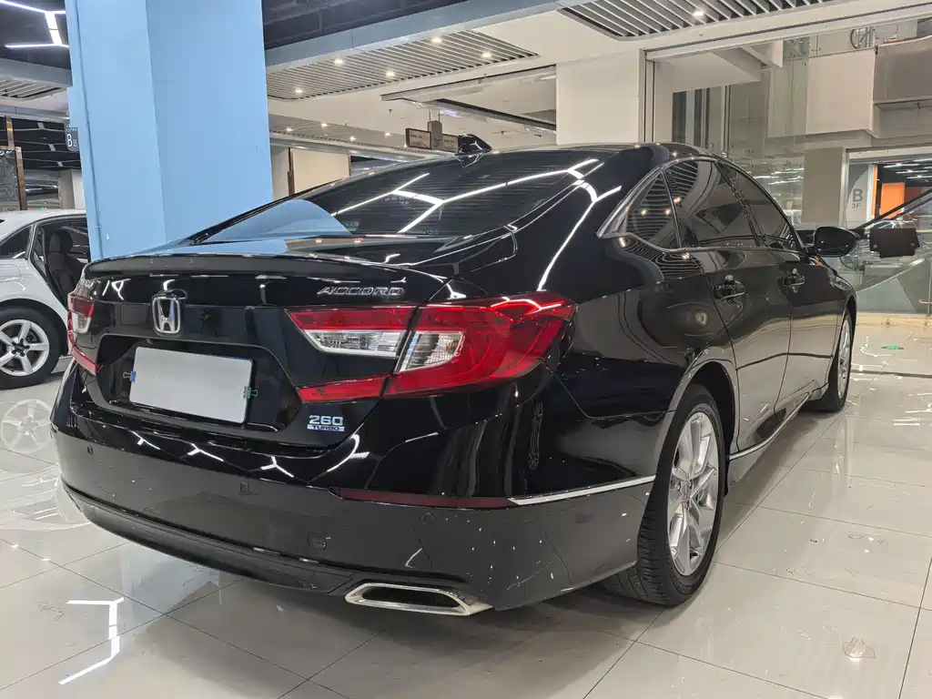 Honda Accord — фото 3