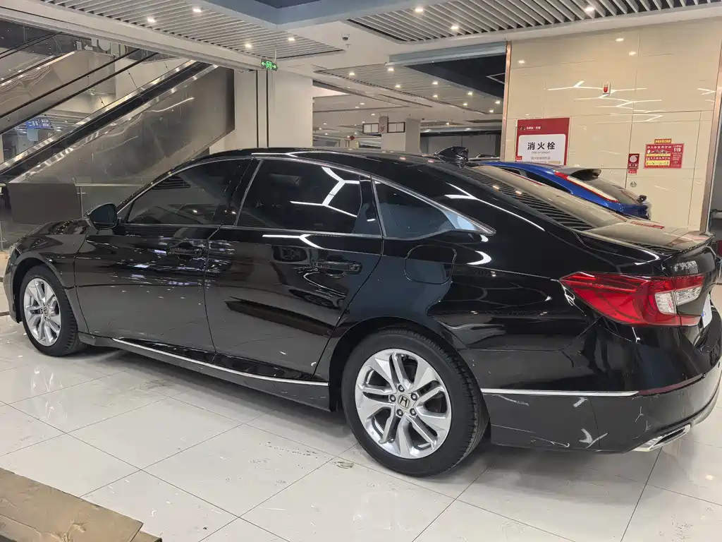 Honda Accord — фото 4