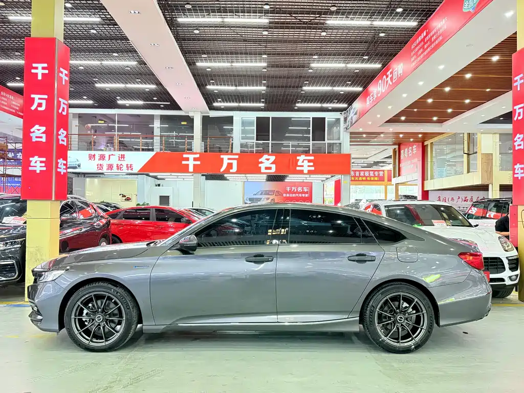 Honda Accord — фото 3