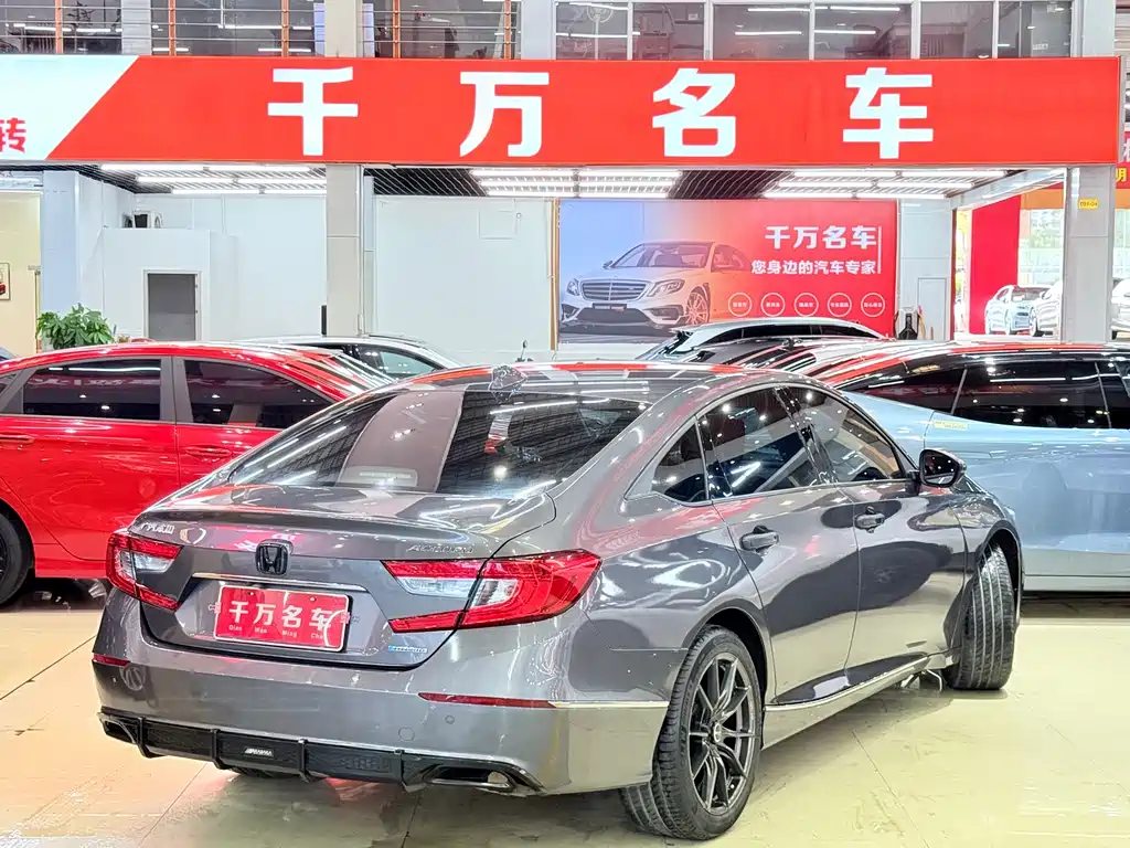 Honda Accord — фото 5