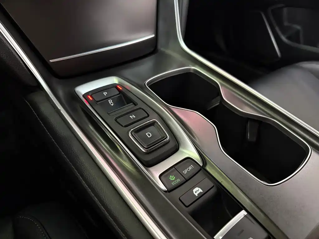 Honda Accord — фото 10