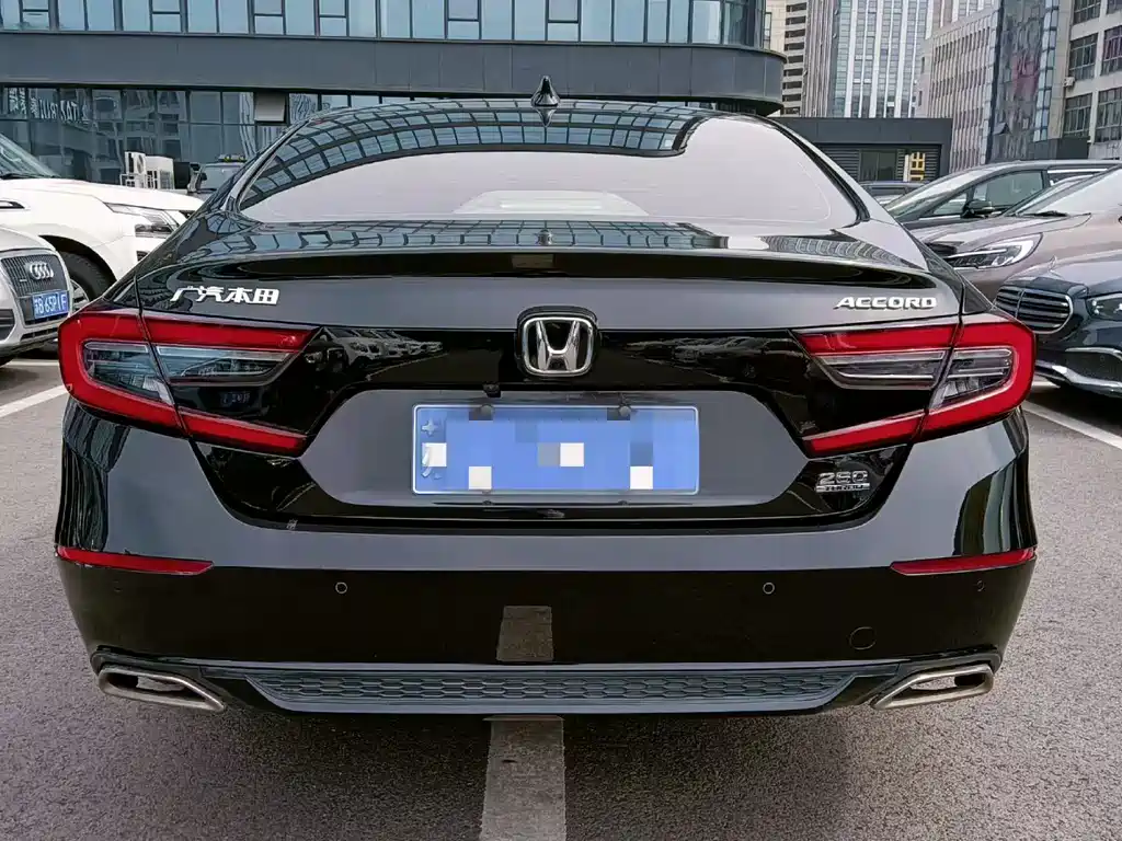 Honda Accord — фото 8