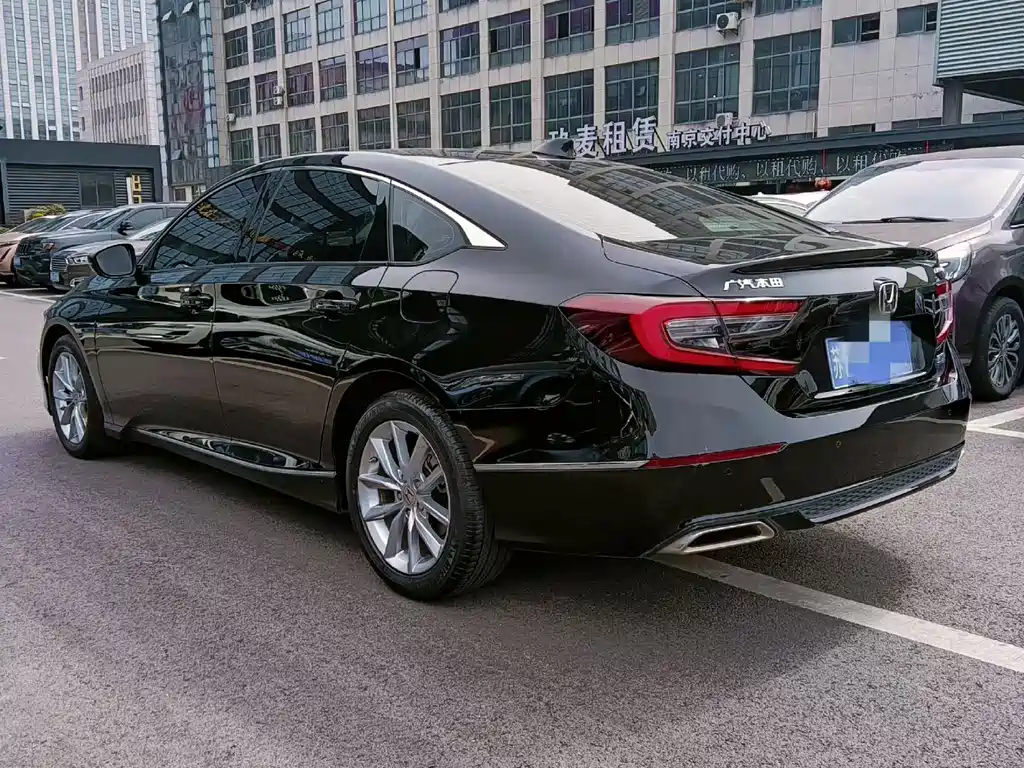Honda Accord — фото 9
