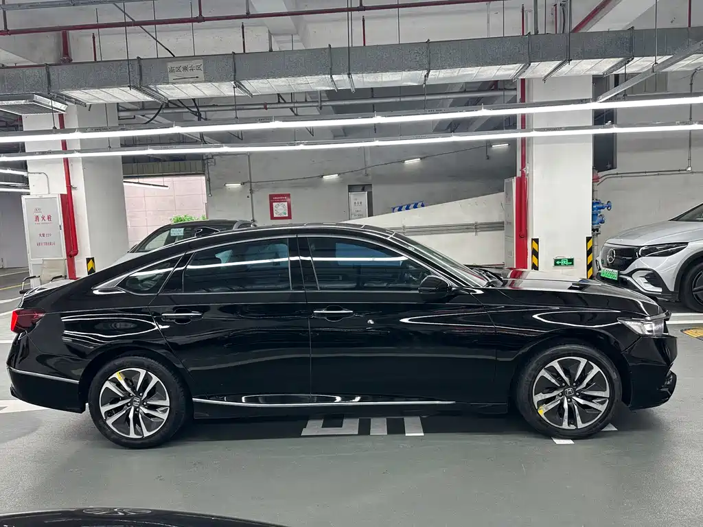 Honda Accord — фото 4